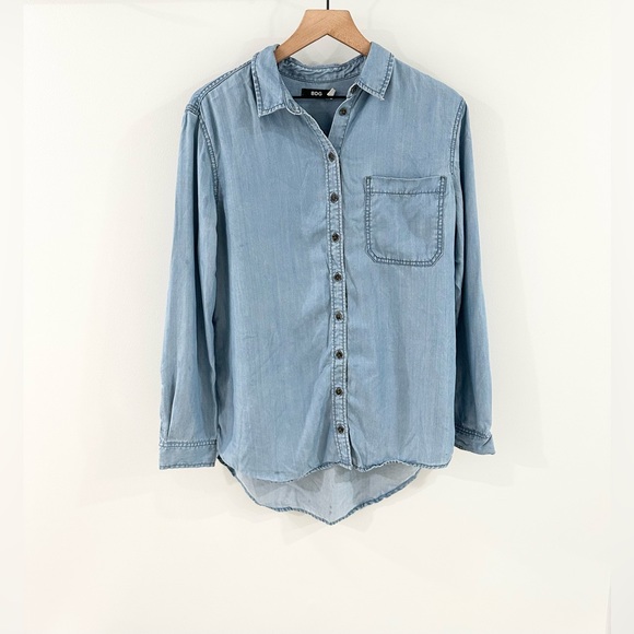 BDG Chambray Button Front Top Size Medium - Picture 2 of 6
